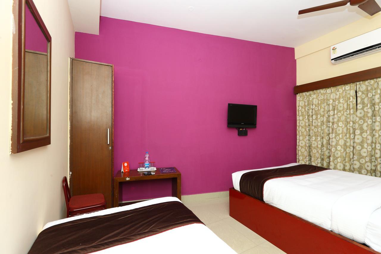 Oyo 8410 Rajeswari Tower Hotel Csennai Kültér fotó