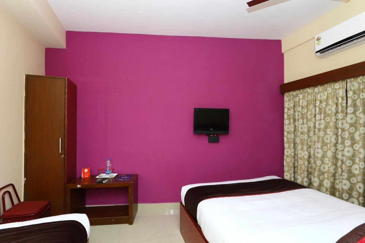 Oyo 8410 Rajeswari Tower Hotel Csennai Kültér fotó