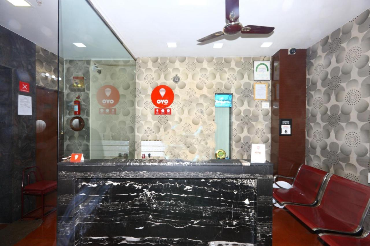 Oyo 8410 Rajeswari Tower Hotel Csennai Kültér fotó