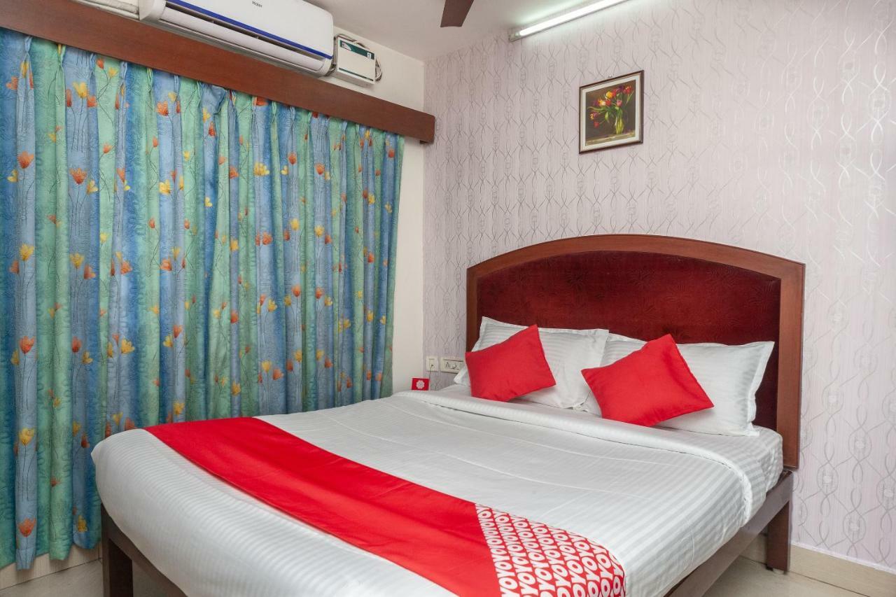 Oyo 8410 Rajeswari Tower Hotel Csennai Kültér fotó