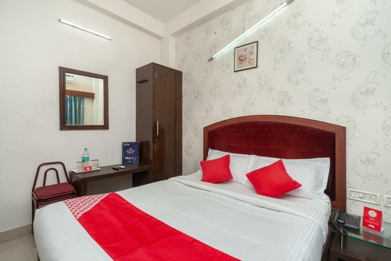 Oyo 8410 Rajeswari Tower Hotel Csennai Kültér fotó
